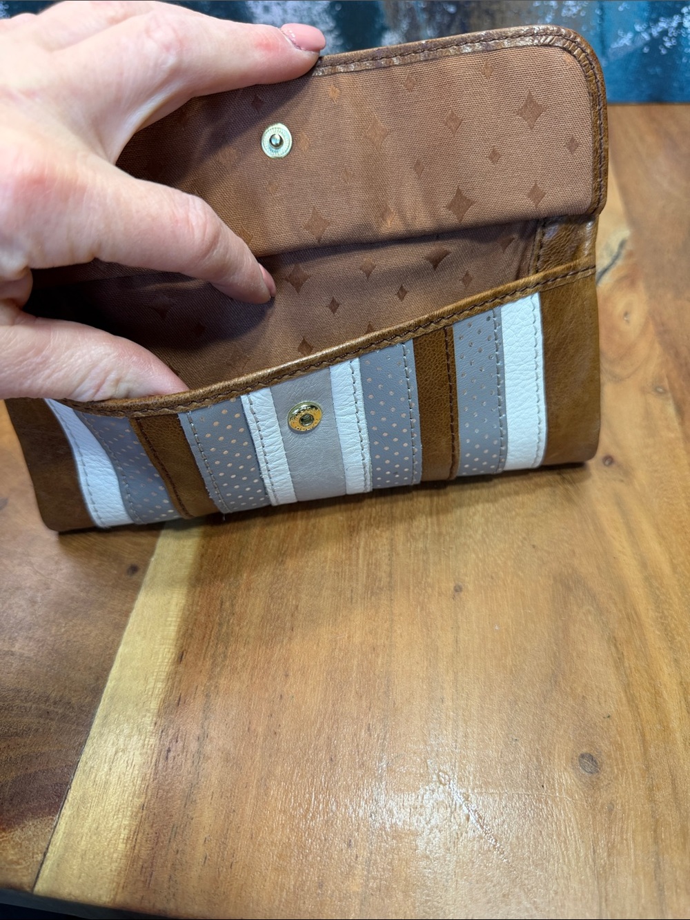 Fossil Vintage Y2K Brown Leather Stripe Wallet (GUC) - Picture 11 of 14
